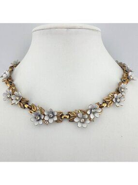 Vintage Trifari Fleurettes Collar Necklace White Enamel Gold Tone Pat. Pend READ